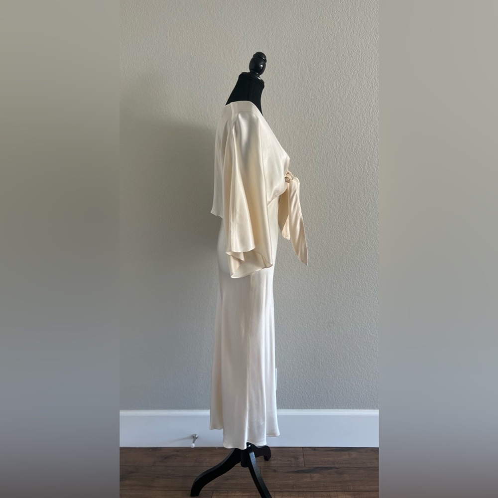 Shona Joy Elegant Cream Tie-Front Midi Dress - Picture 9 of 16